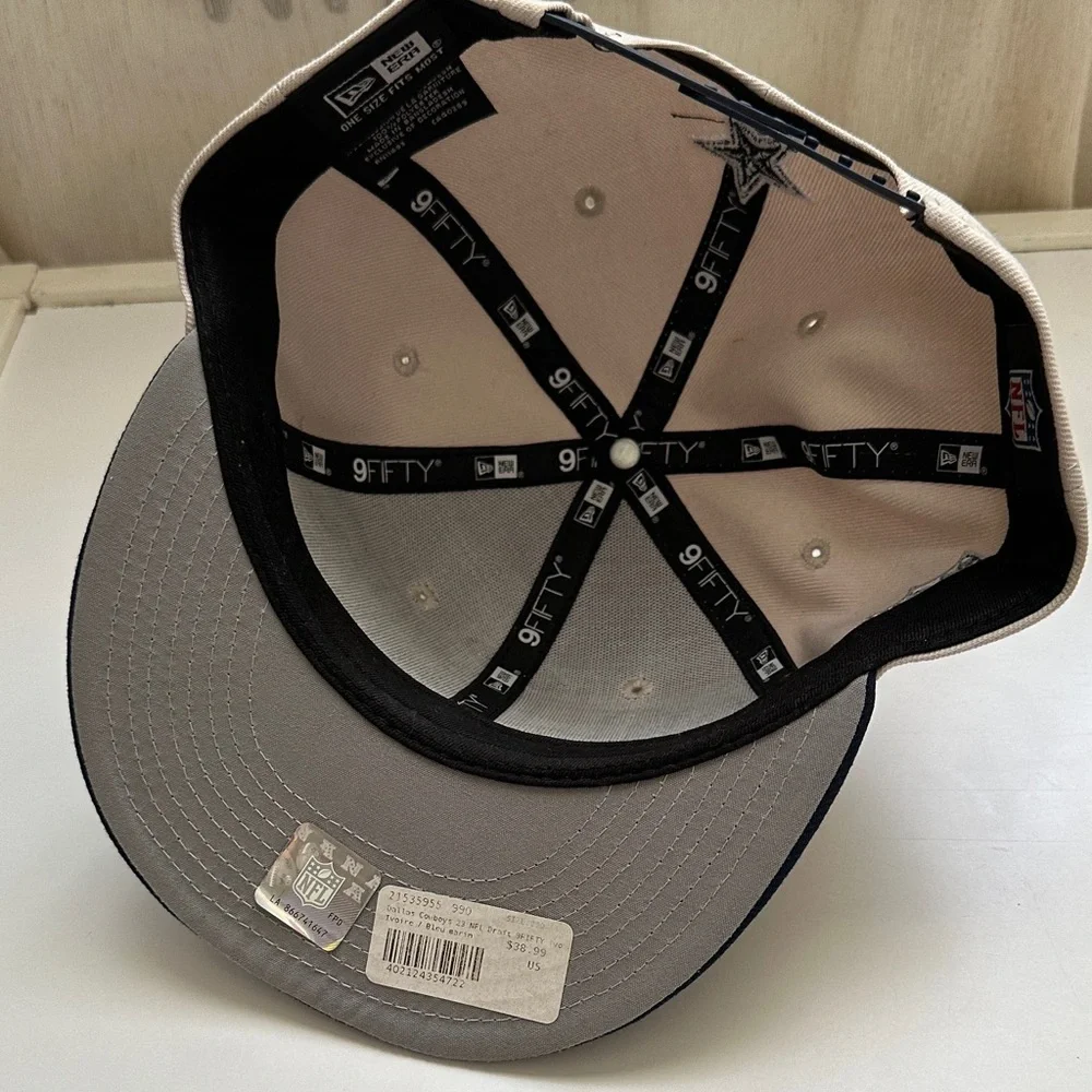 New Era Dallas Cowboys / Beige and Navy Snapback Cap / NFL